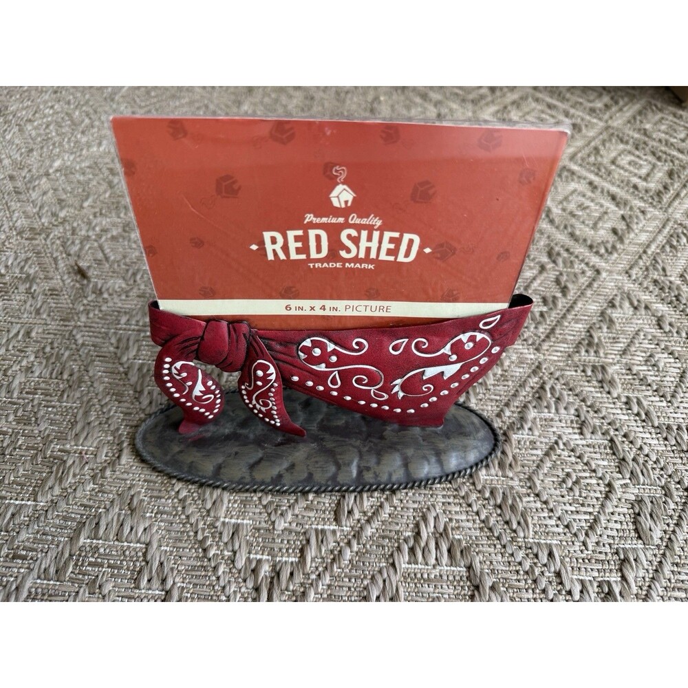 Decorative rustic/country style photo frame, Red Shed, 6” x 4” (15-10) CM
